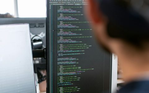 钢结构工程专项施工技术指南：安装精度至焊接工艺至防腐防火全流程